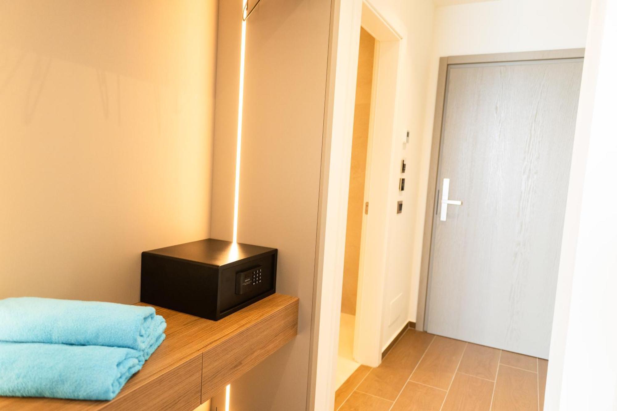 Jost Caravel Hotel Radhima Kültér fotó
