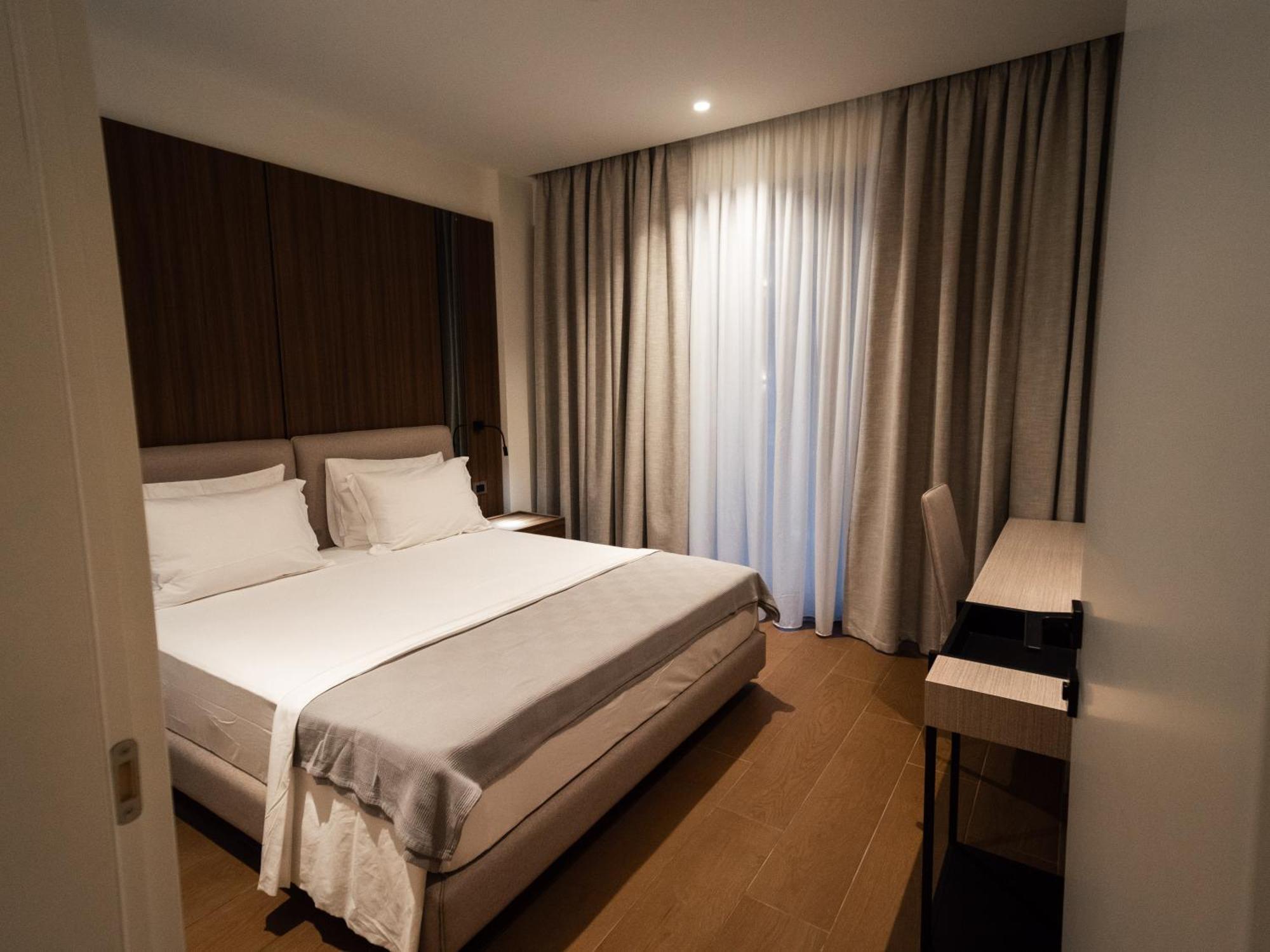 Jost Caravel Hotel Radhima Kültér fotó