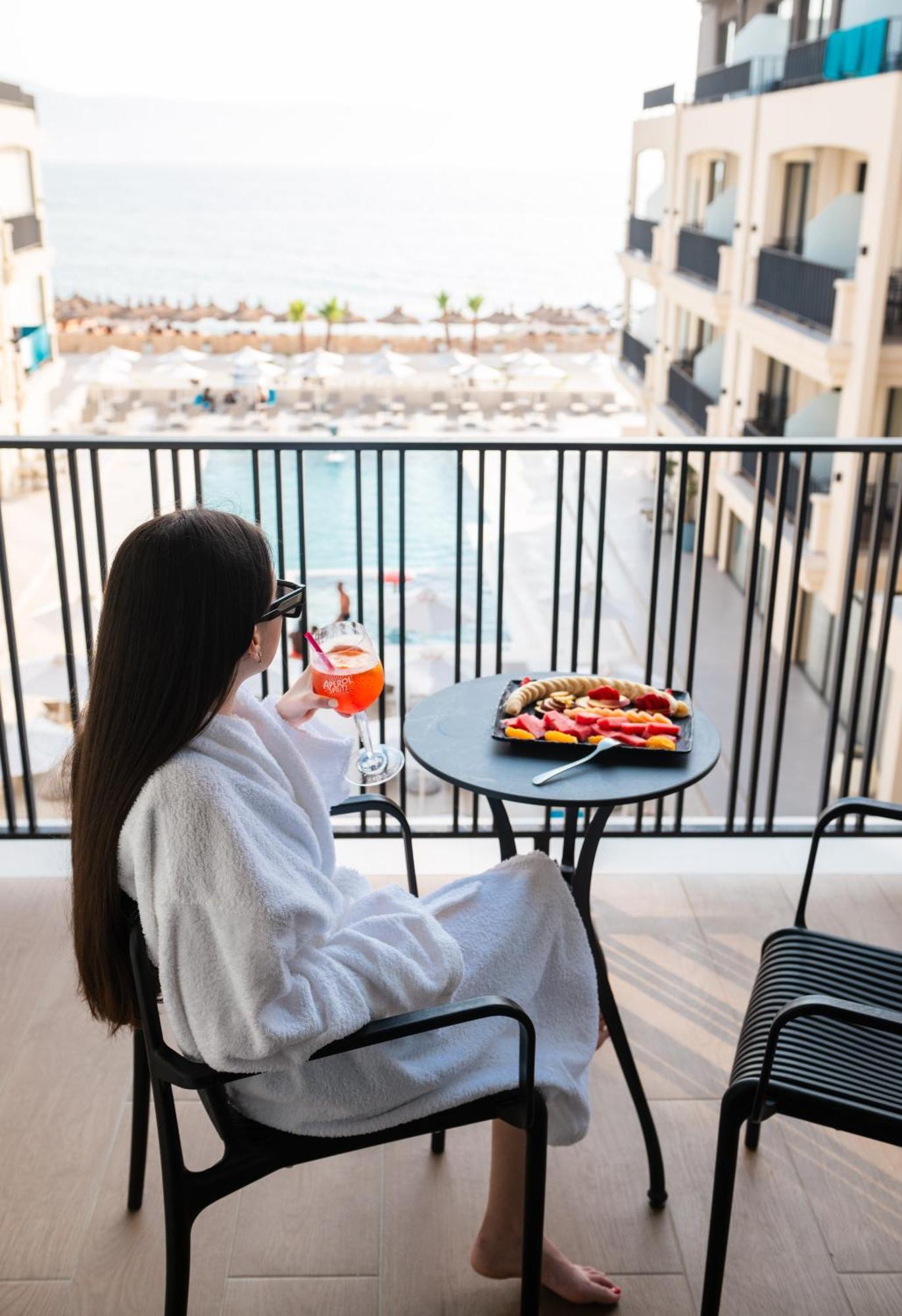 Jost Caravel Hotel Radhima Kültér fotó