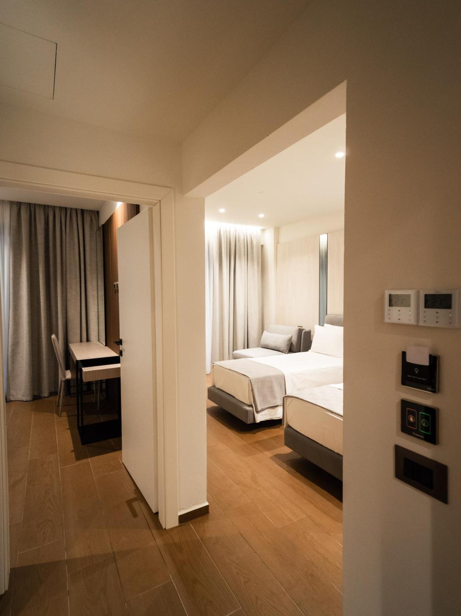 Jost Caravel Hotel Radhima Kültér fotó