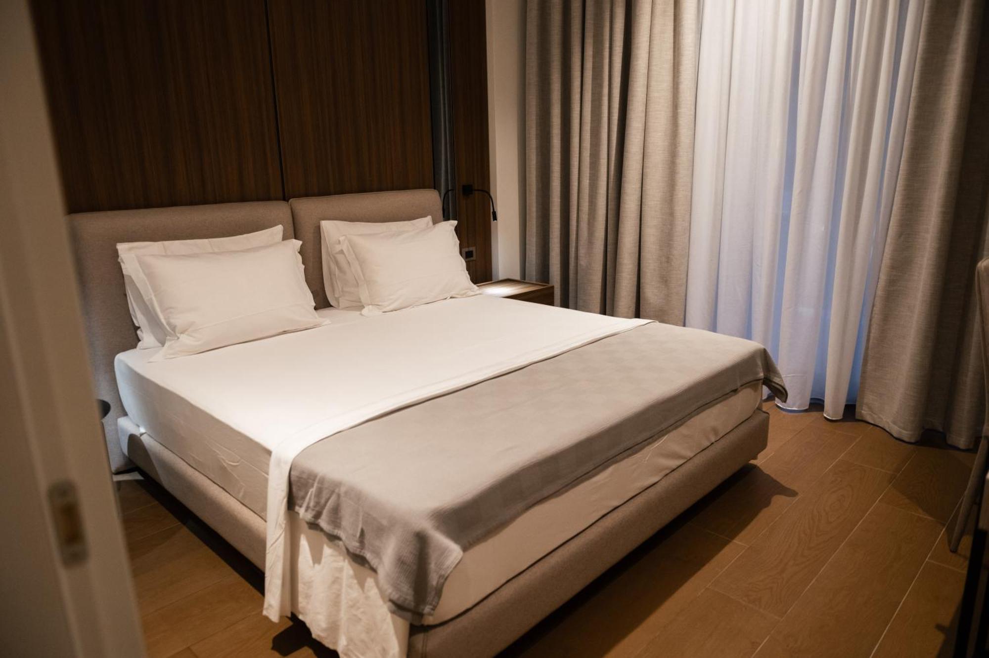 Jost Caravel Hotel Radhima Kültér fotó