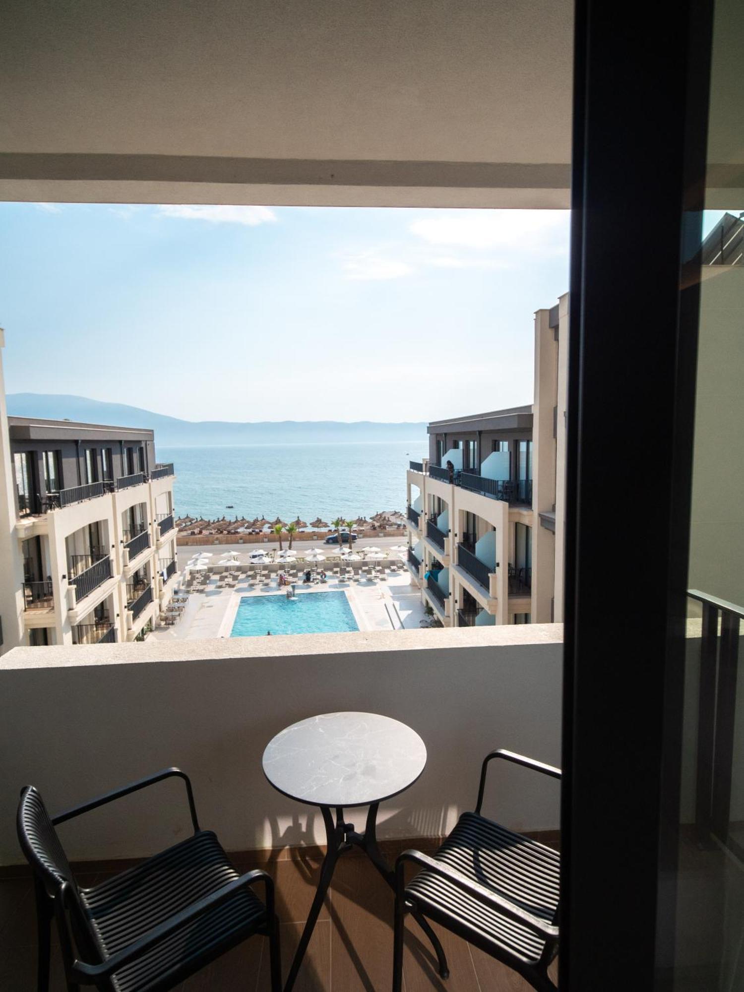 Jost Caravel Hotel Radhima Kültér fotó