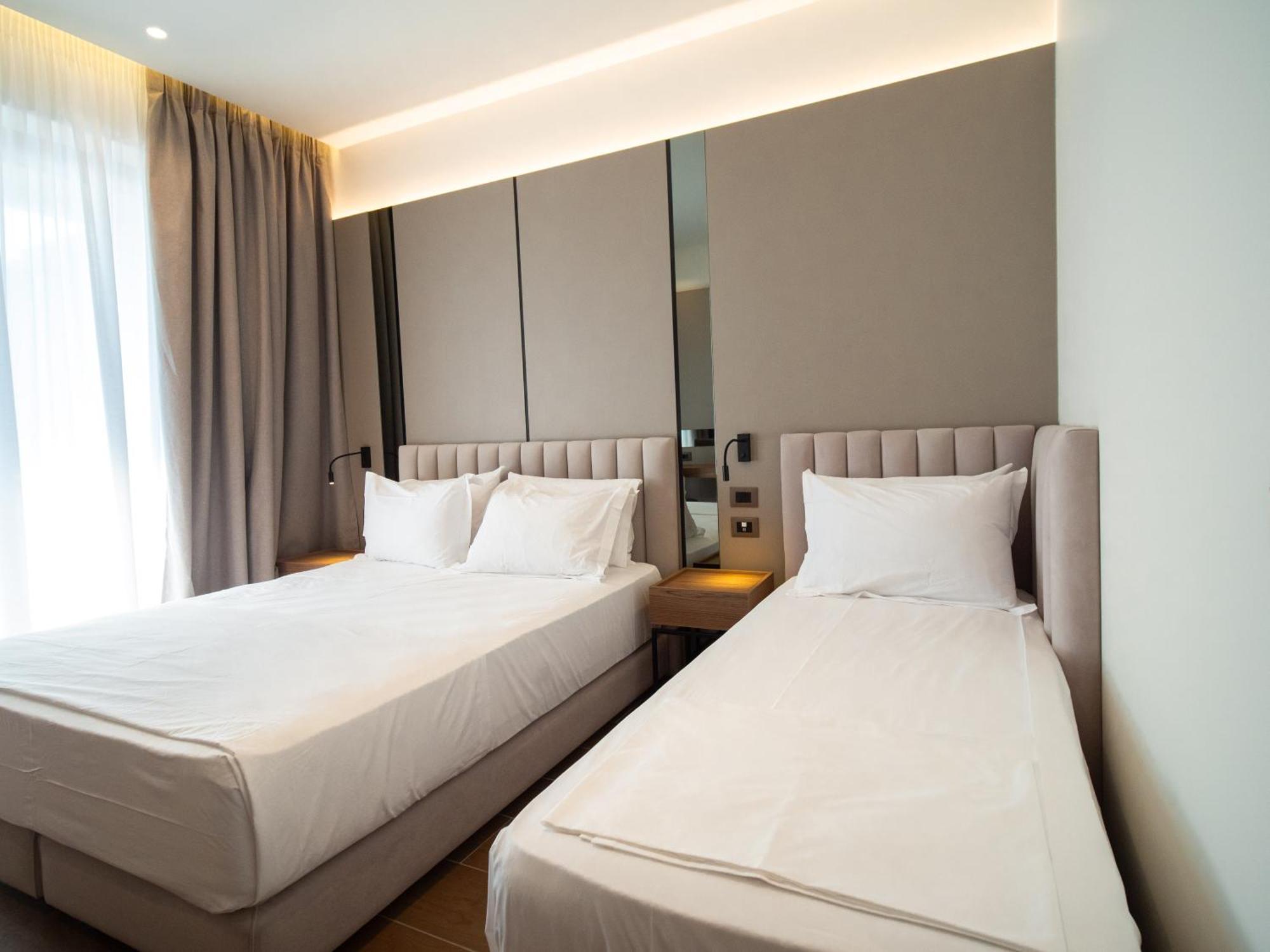 Jost Caravel Hotel Radhima Kültér fotó