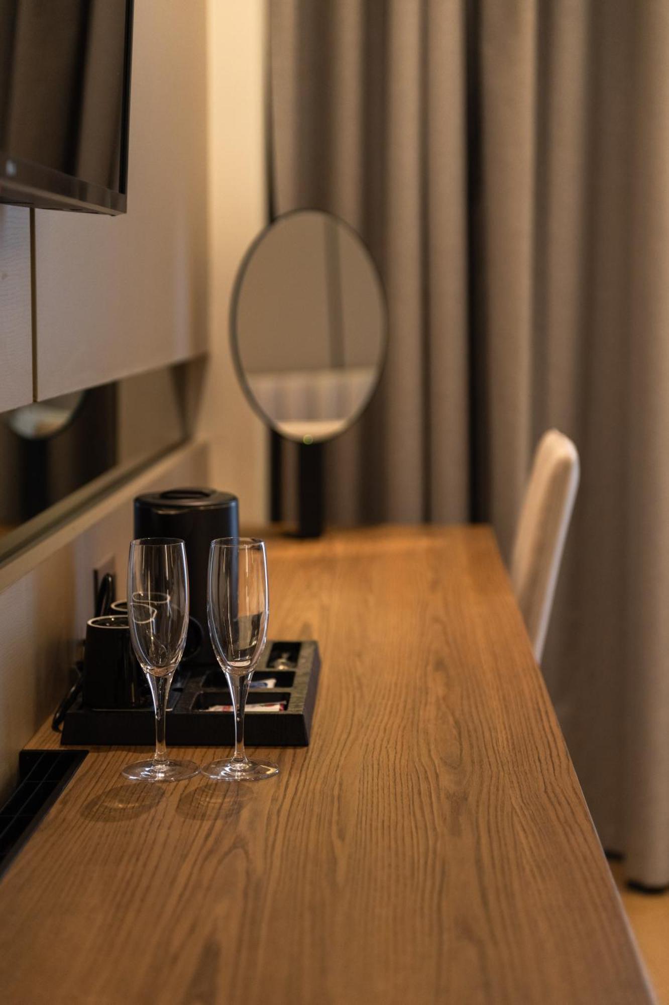 Jost Caravel Hotel Radhima Kültér fotó