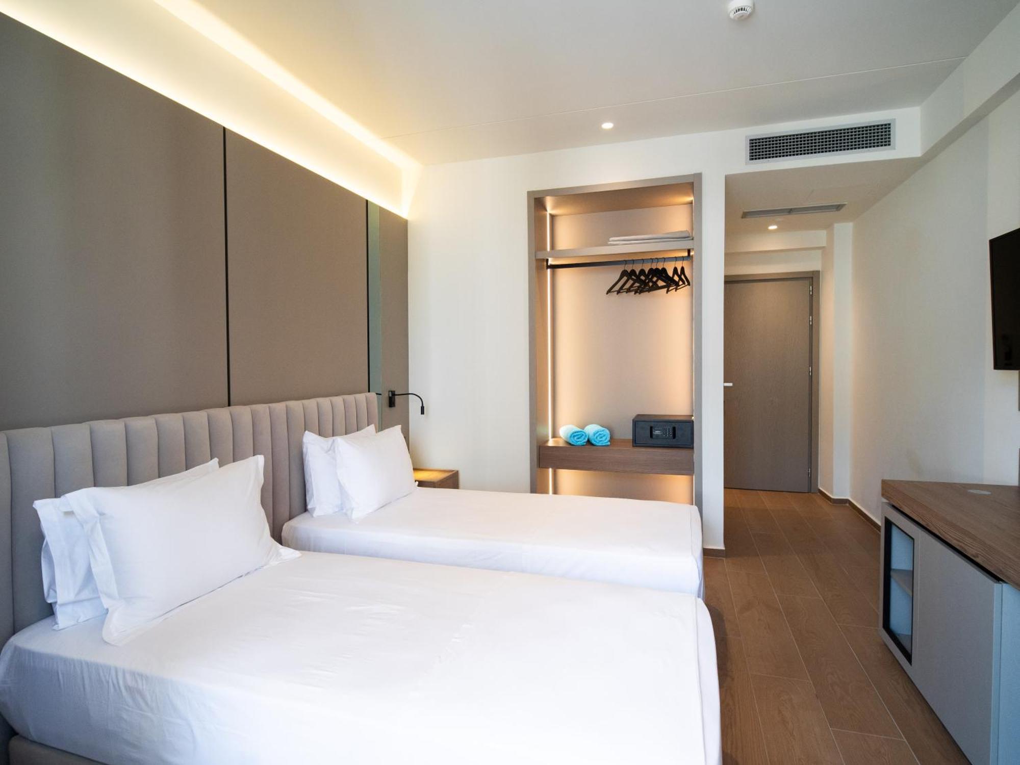 Jost Caravel Hotel Radhima Kültér fotó