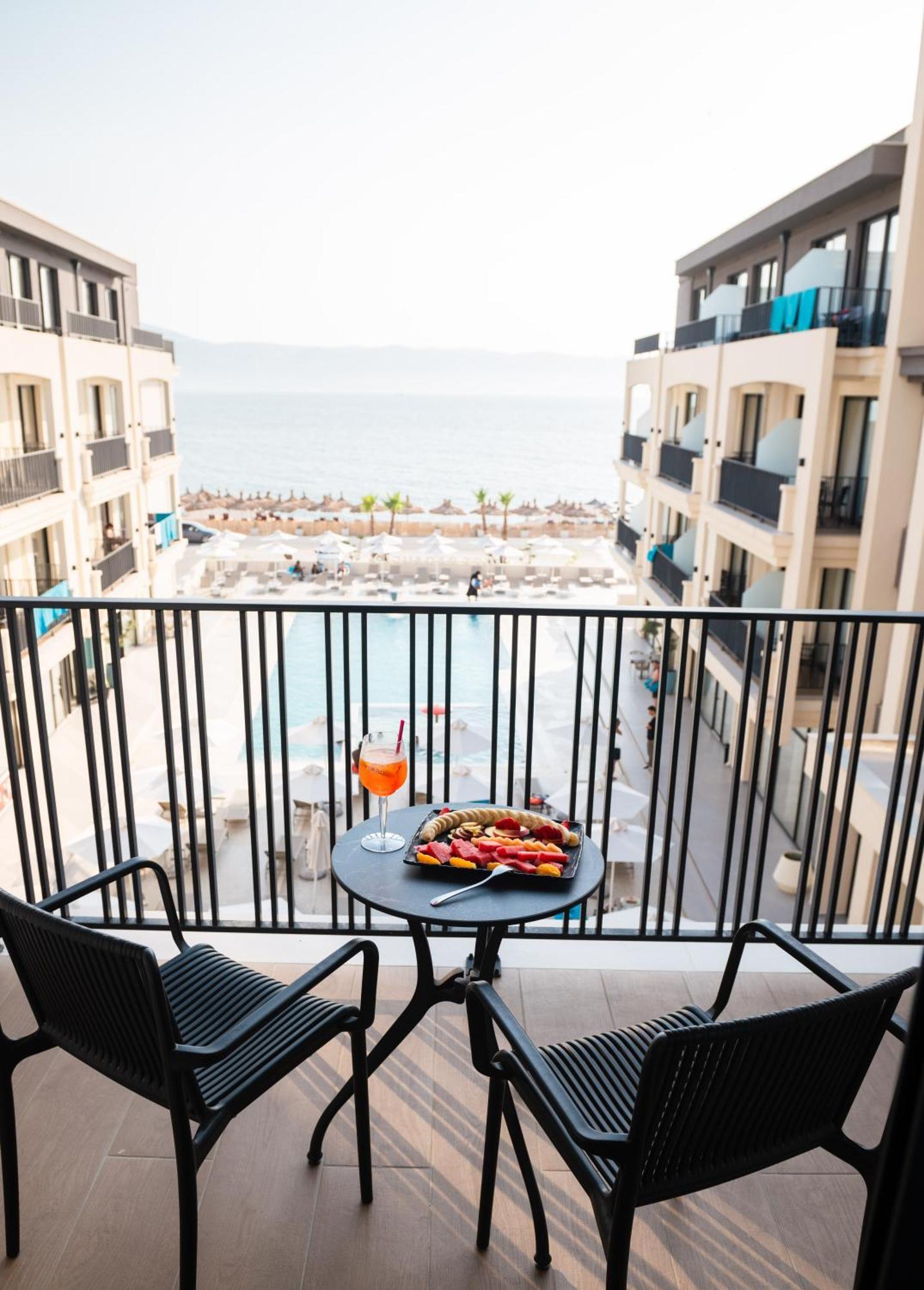 Jost Caravel Hotel Radhima Kültér fotó