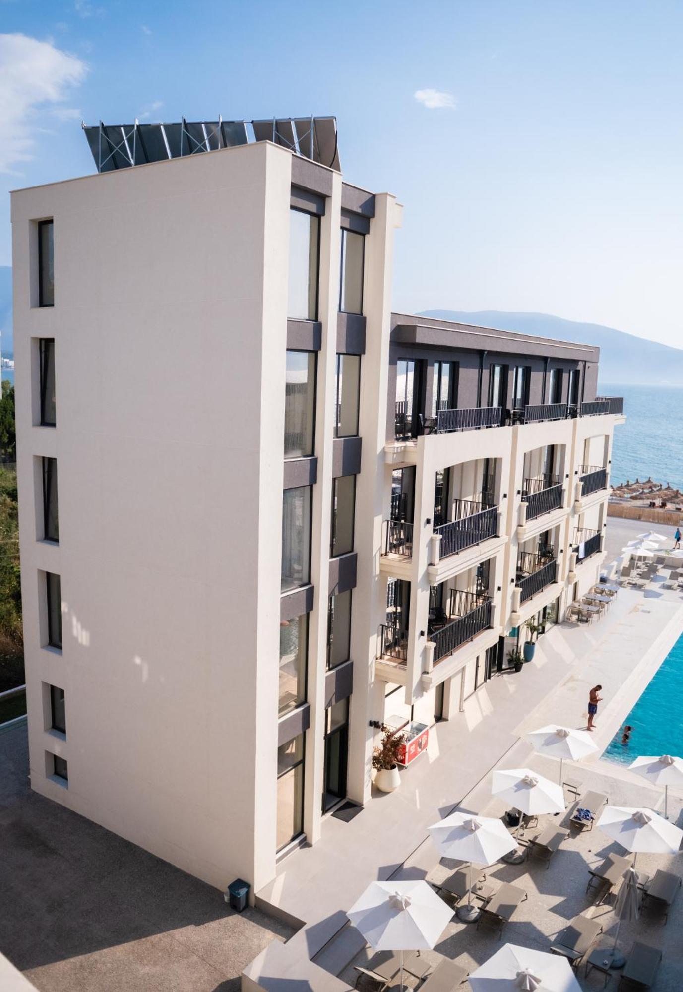 Jost Caravel Hotel Radhima Kültér fotó